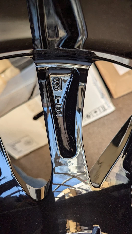 "Llanta Cadillac Escalade ESV negra OEM 22"" 2017-2020 original de fábrica 4804" Foto 4 de 4