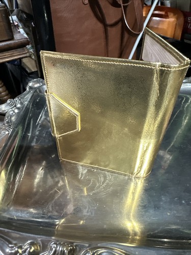 Estuche dorado MCM vintage urnas estuche dorado como está utilería - Imagen 5 de 6