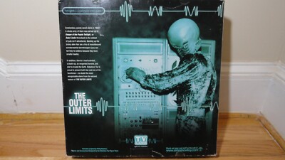 The Outer Limits 1:6 Scale Sideshow Collectible 12