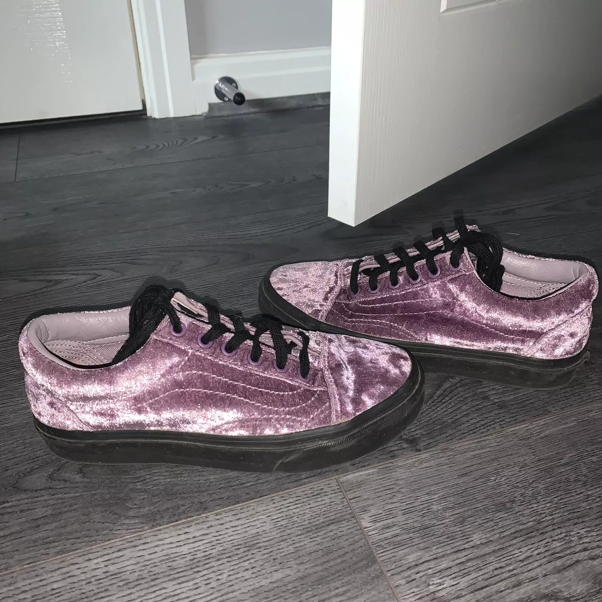 Vans velvet top