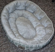 Small 18in 15in Plush Pet Bed by STUFT