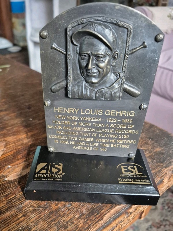 Stadium Giveaway  Bobble Dobbles Lou Gehrig Monument Plaque