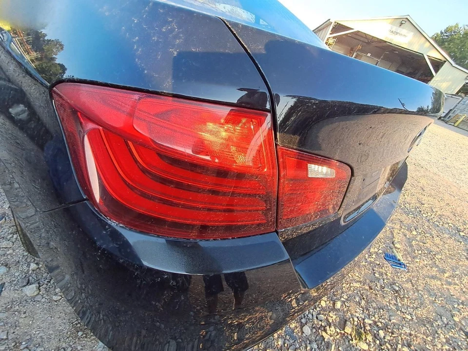 (LOCAL PICKUP ONLY) Rear Bumper Without Park Assist Fits 14-16 BMW 528i 2582052 - Imagem 3 de 4