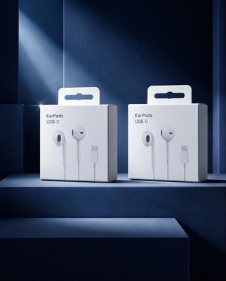 2- pack USB-C Earbud White, Microphone, Volume Control, Universal Compatibil 