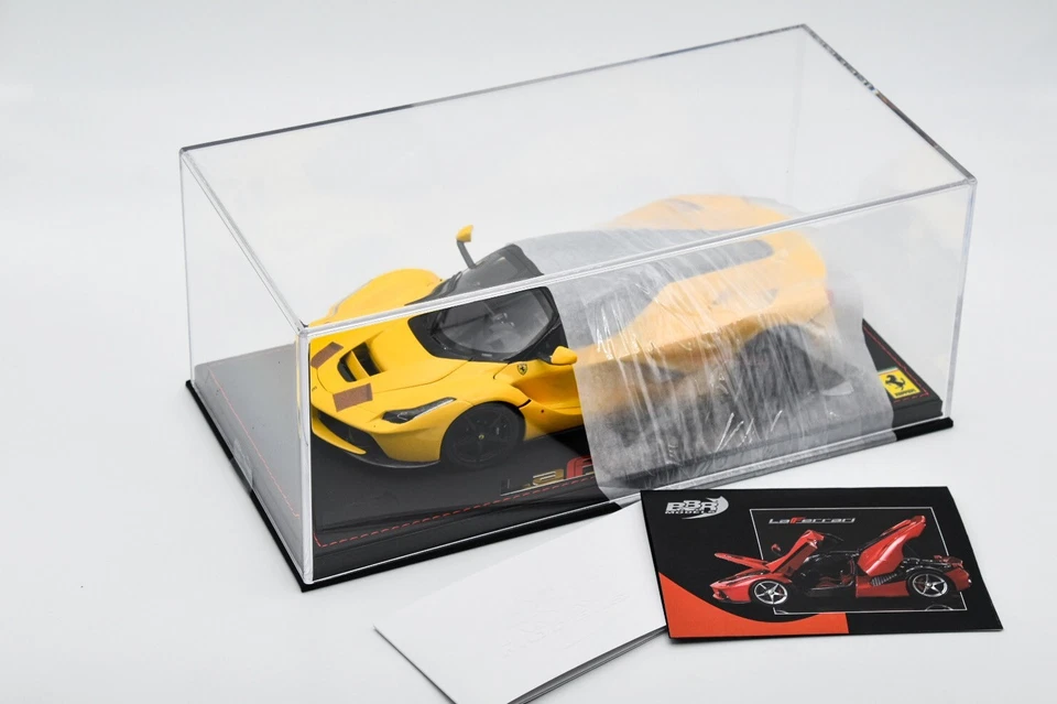 BBR-182200DIE Ferrari LaFerrari in Yellow Modena With Matt Black Wheels Foto 4 de 4