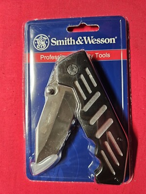 Smith And Wesson Extreme Ops Folding Knife Frame Lock 7Crl7MoV Carbon Stainless.