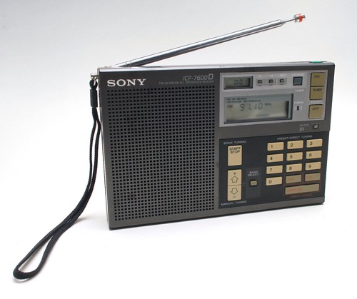 Sony ICF-7600D Synthesized Radio Receiver FM/LW/MW/SW PLL Tested and Working - Zdjęcie 2 z 8