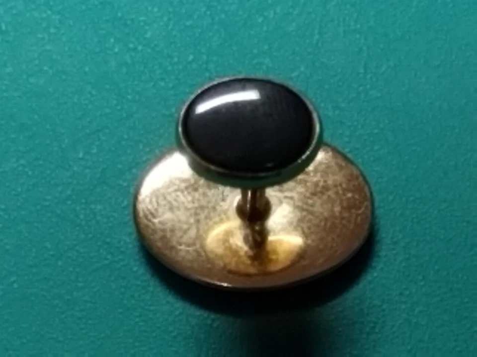 Gemelos de oro amarillo de 14 quilates Dolan Bullock "D:B" ovalados de ónix negro joyería para hombre  Foto 4 de 4