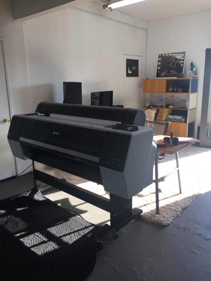 Impresora de inyección de tinta de gran formato Epson P9000 44 pulgadas SureColor excelente estado Foto 4 de 4