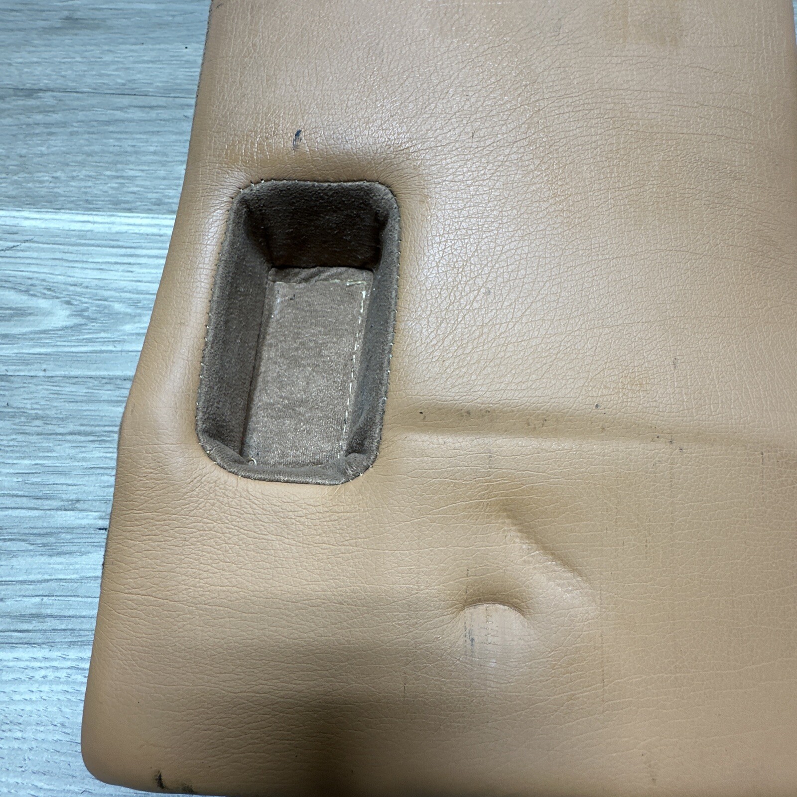 09-13 Maserati Quattroporte M139 Rear Center Console Arm Rest Armrest OEM