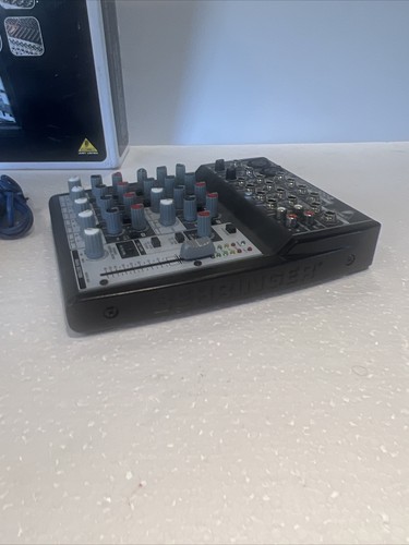 Behringer XENYX Preamps Q1002USB Audio Mixer / Audio Interface - Picture 9 of 14
