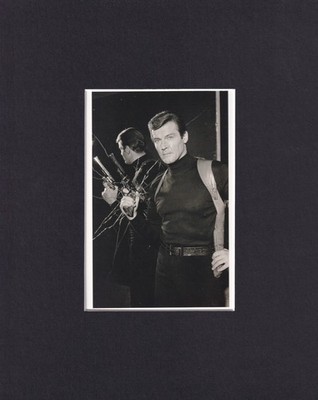8X10 Matted Print Picture 007 James Bond: Live and Let Die, Roger Moore