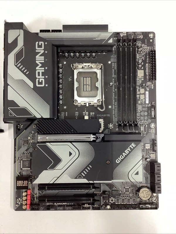 Gigabyte Z790 GAMING X AX Motherboard Socket 1700 Z790 DDR5 S-ATA 6Gb/s ATX-1