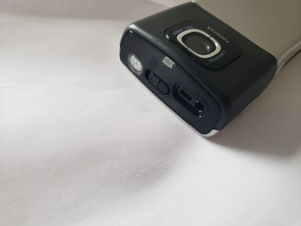 Nokia N91 - 4GB chrome Silver (Unlocked) MobilePhone Excellent Condition - Image 3 of 4