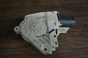 Audi A4 S4 8K A5 A6 Q7 RS6 Fensterhebermotor hinten rechts 8K0959812A