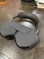 Apple AirPods Max Black Lightning Port