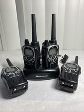 Walkie talkies Midland GXT1000 XTRA Talk con base de carga y clips -Funcionando