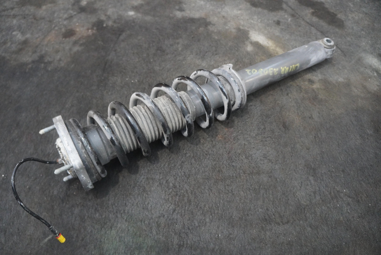 Rear Left Shock Absorber Spring Coil Strut HY53-18W002-CA Aston Martin DB11 2017