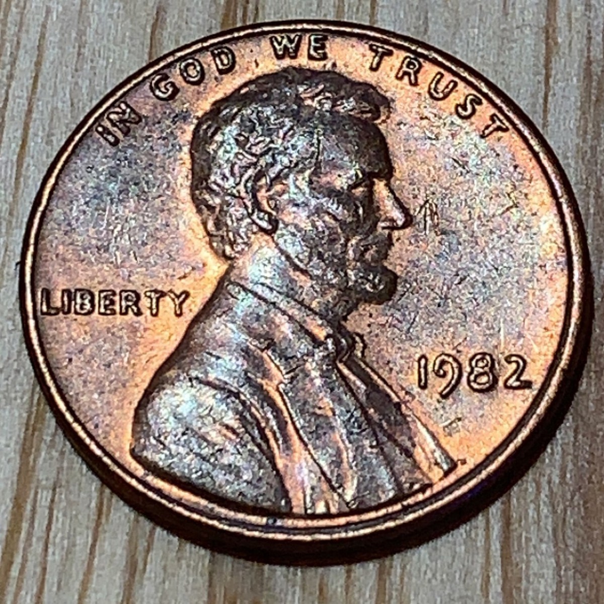 1982 No Mint Mark Large Date Lincoln Copper Penny Red/Brown 3.2