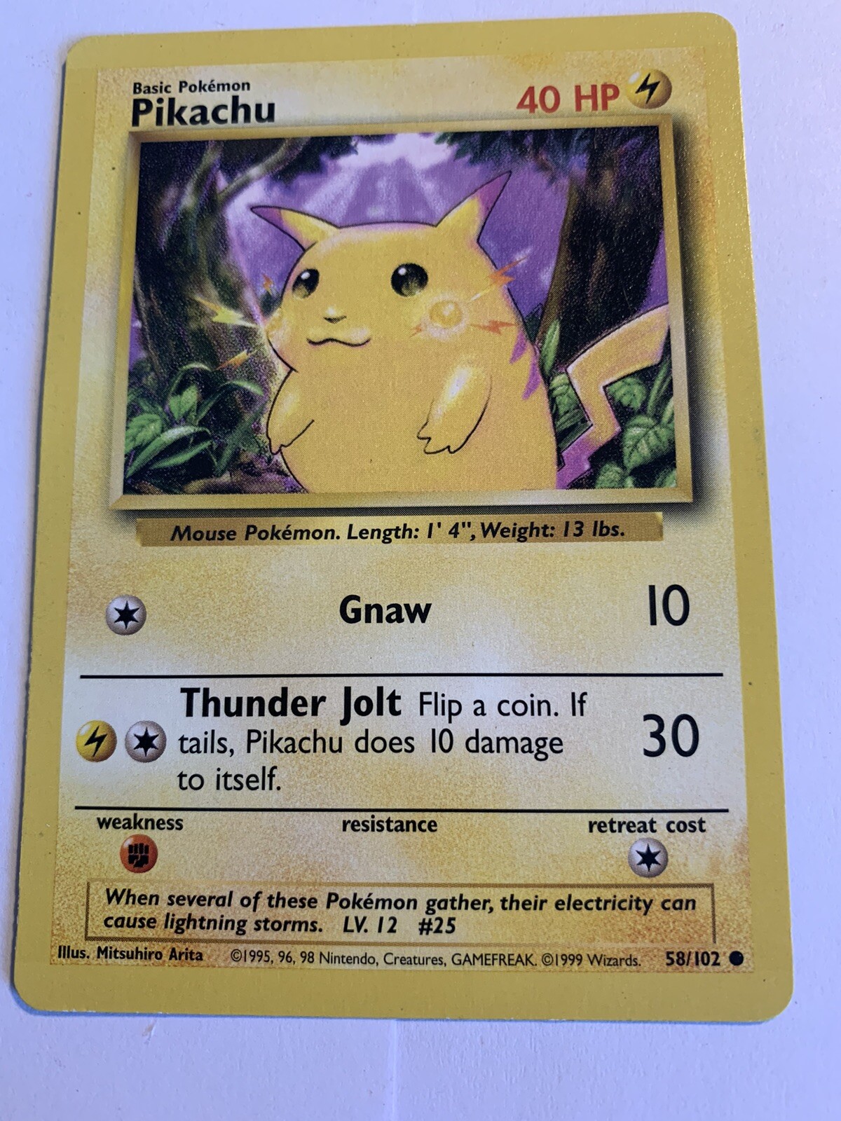 Rare Pikachu 1995 Pokémon trading card perfect condition 58/102 (Great Looking )