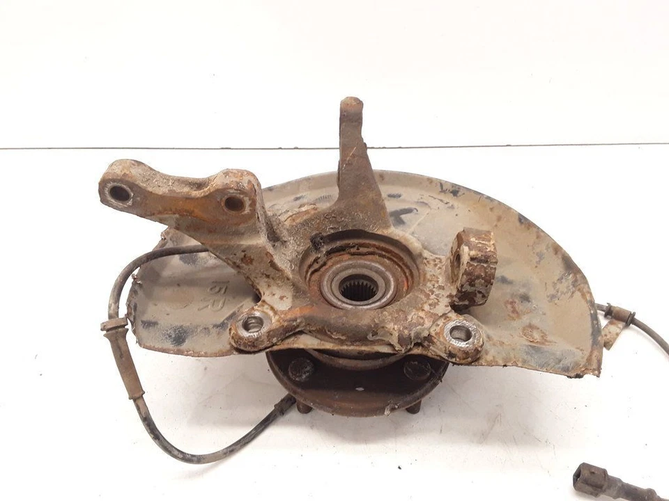 Volvo S40 V40 MK1 2.0T 118kW Gasolina 1998 Rueda delantera izquierda Buje Husillo Nudillo Foto 2 de 4