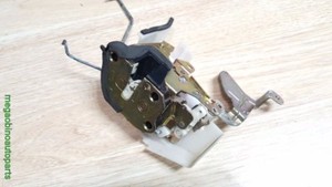 2000 2004 Toyota Avalon Driver Door Lock Latch Without Actuator Oem D31 Ebay
