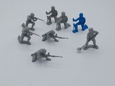 Marx copy, MPC or Timmee Lot of Vtg American Soldiers 4 poses light gray,1 blue