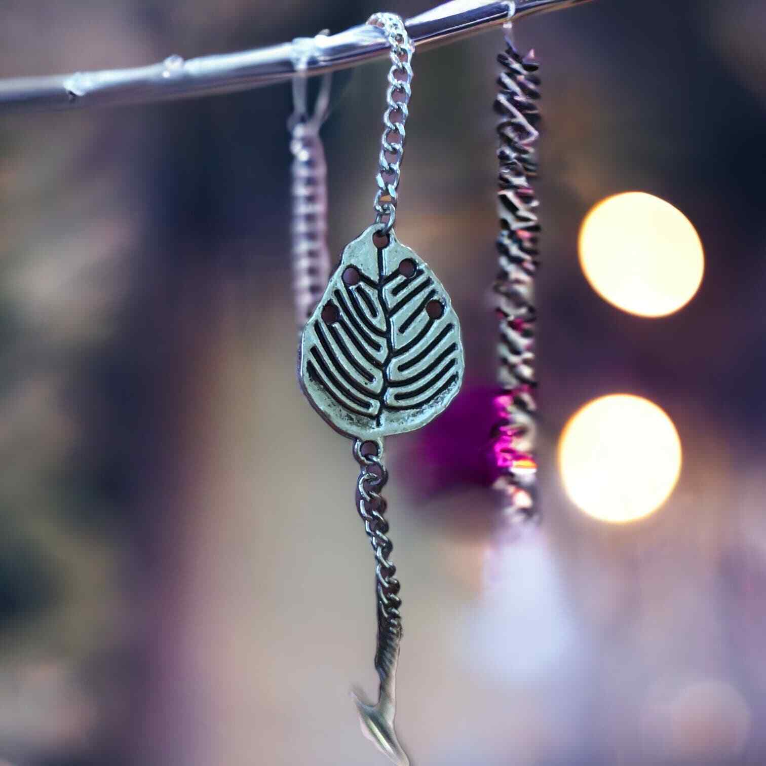 Open leaf silver-tone bracelet! - image 1