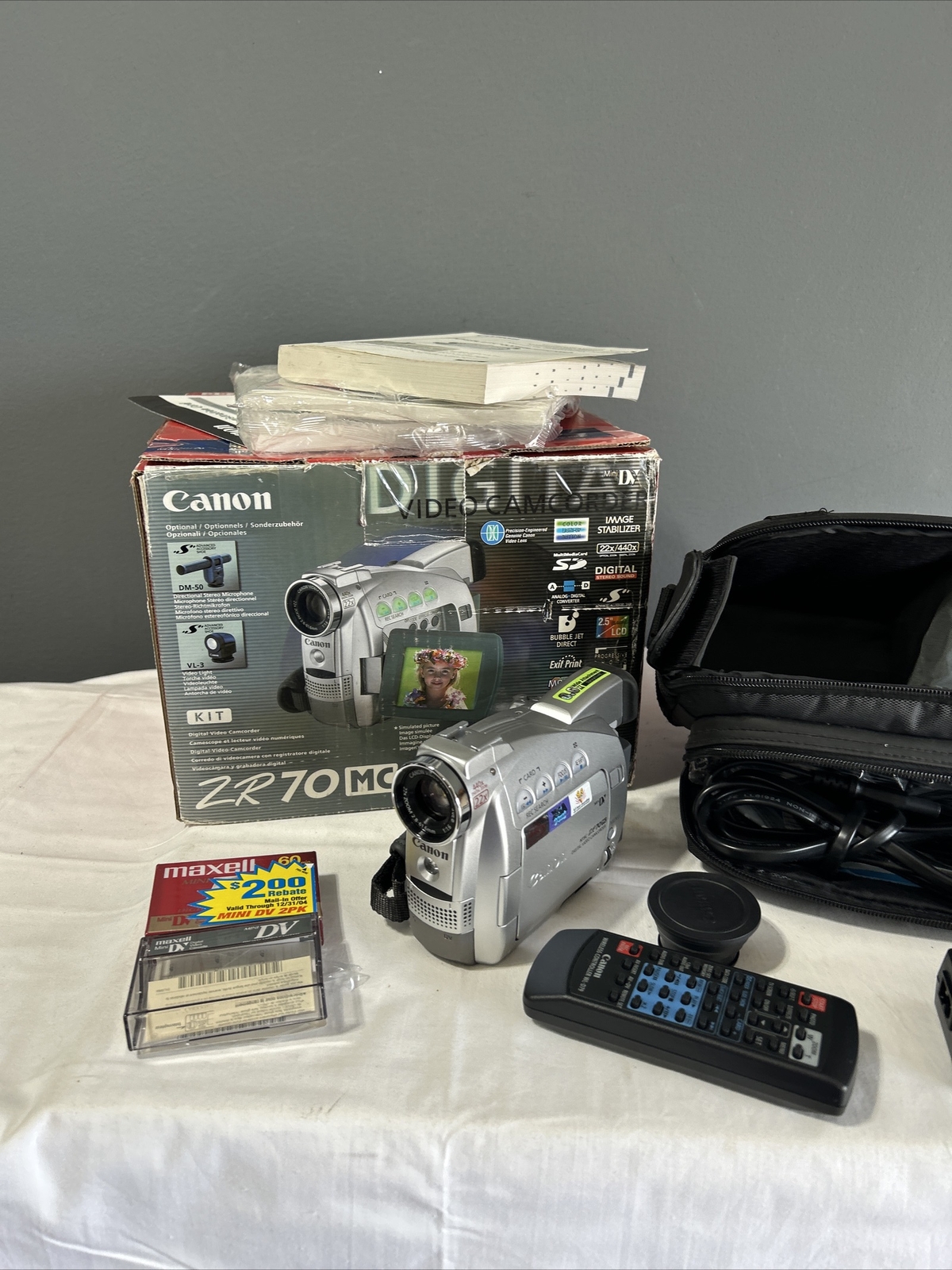 Canon ZR70 MC Digital Video Camcorder Bundle Bag Cassettes N 13803024128 eBay