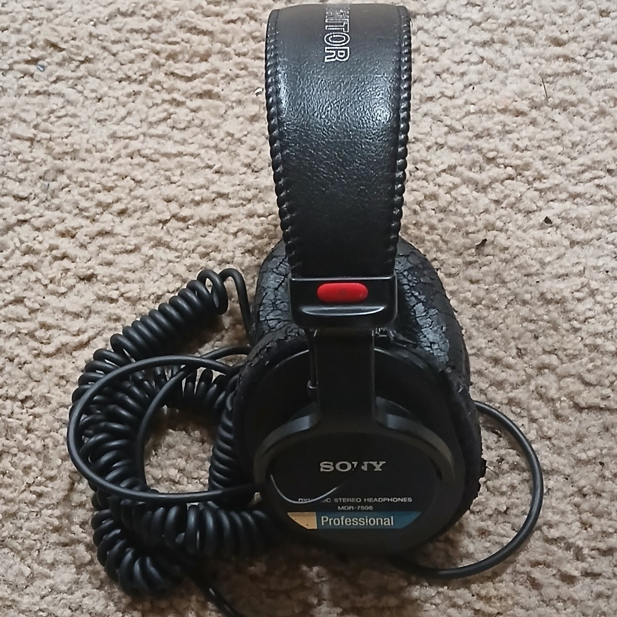 Sony MDR-7506 Closed Back Professional Headphones | eBay