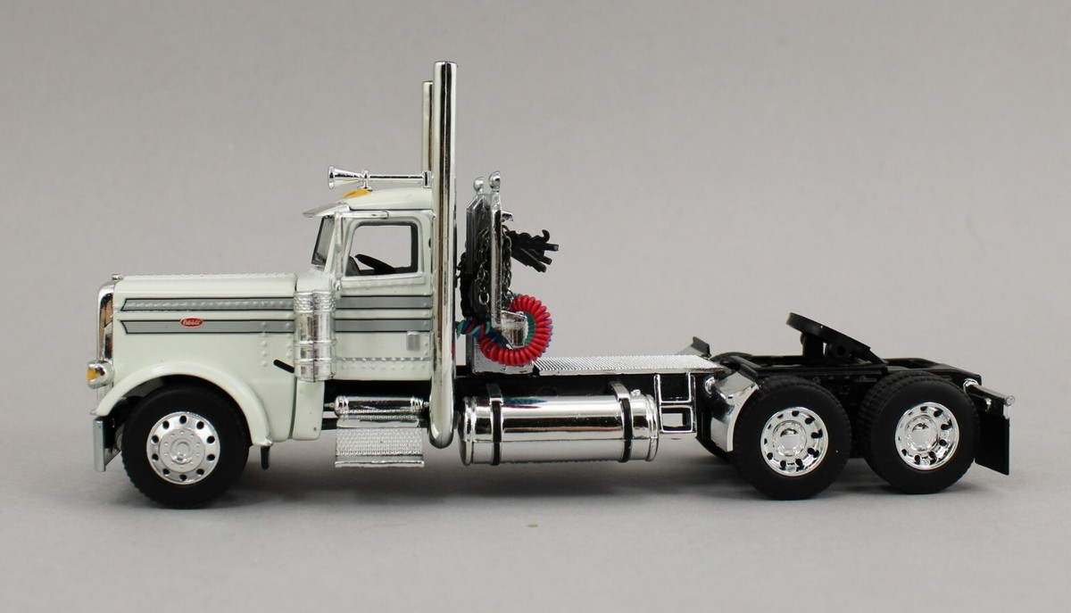 DCP 1:64 Peterbilt 389 Day Cab Bianco Con Rimorchio Landoll 440 - Diecast