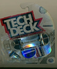 TECH DECK SKATEBOARD - FINGER BOARD - MAXALLURE - DEANDRE - SPIN MASTER - NIP