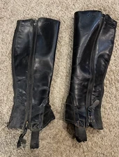 ARIAT STABLE HALF CHAPS- BLACK- SIZE S Durable Leather Half Chap  #9002 