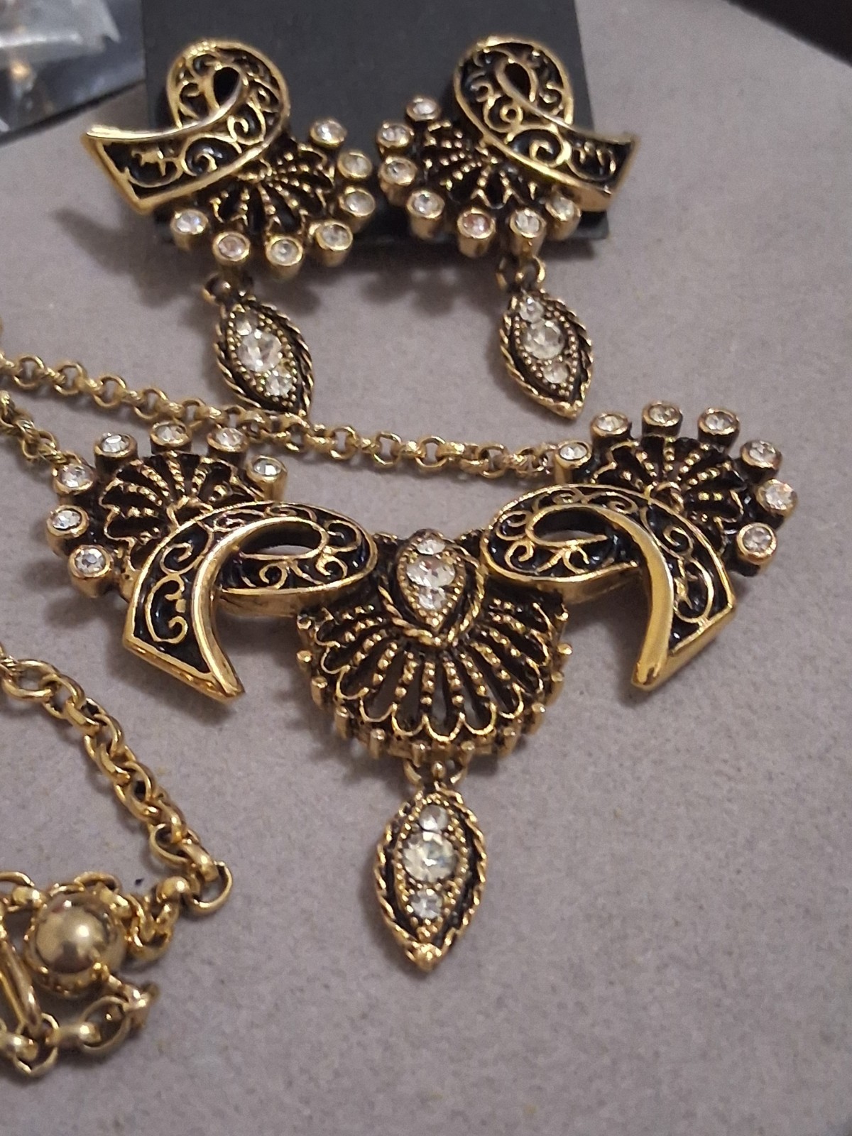 Ornate scrollwork & rhinestone embellished neckla… - image 11
