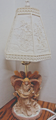 アンティーク　ポーセリアン　ポーセリン　ポーセラーツ　ランプ　ライト　エンジェル Vintage Mid-Century 3-Angel Ceramic Lamp White Resin Etched