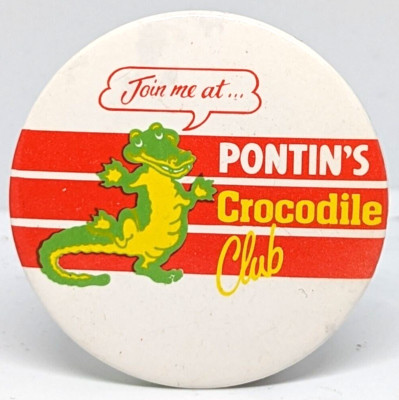 Vtg PONTINS CROCODILE CLUB Holiday Club Self Catering Family Holiday Badge P1328