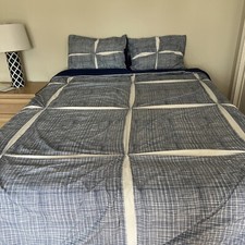 Queen/Full Blue/white Checked Reversible Comforter With Two Shams