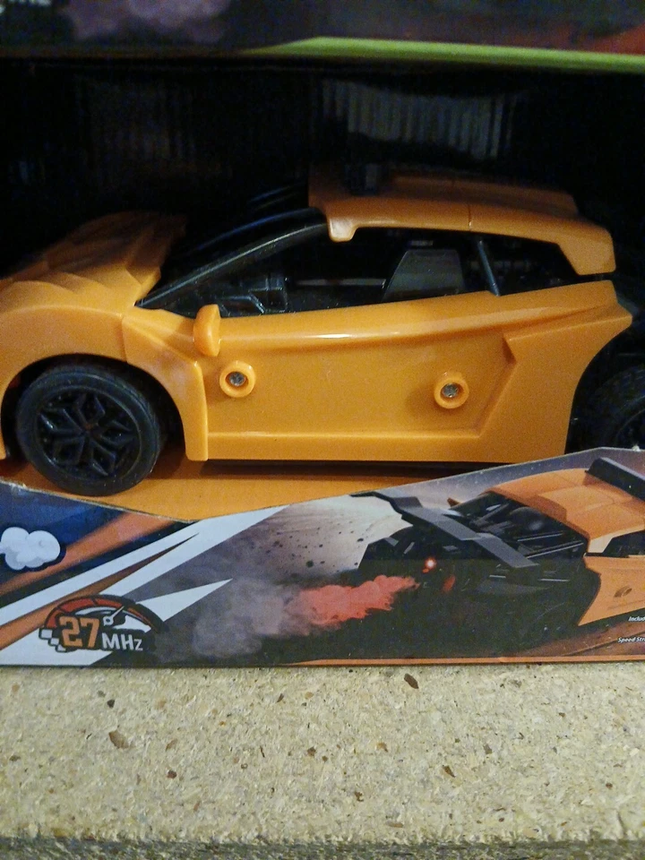 2 remote control cars for kids releases  mist from the rear - Image 4 of 4