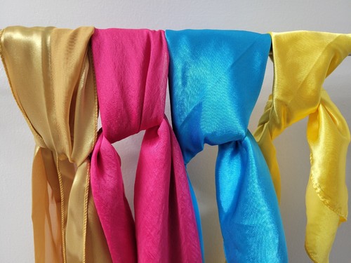 Set of 4 Silky Satin Retro Scarf Bundle | Gold, Yellow, Aqua, Hot Pink - 第 2/6 張圖片