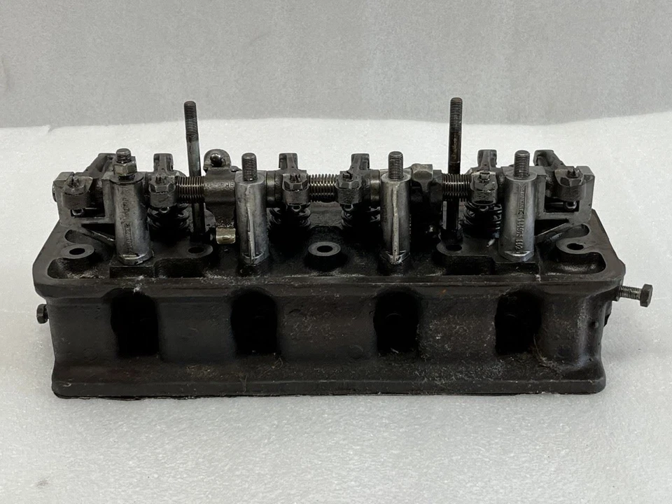 1976 TRIUMPH SPITFIRE 1500 ENGINE CYLINDER HEAD Foto 4 de 4