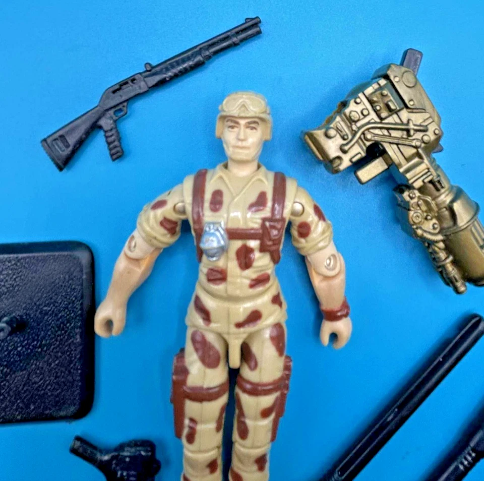 GI JOE ~ 1993 DUKE v4 ~ DESERT STORM BATTLE CORPS COMMANDER - Image 3 of 3