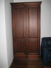 Kleiderschrank-Garderobenschrank Pinie antik von Chalet Möbel 113x217x63 cm