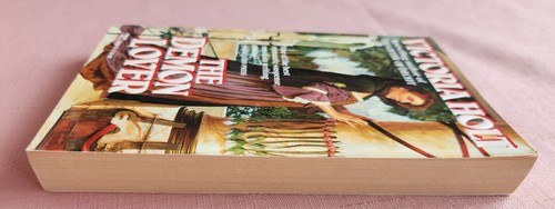 The Demon Lover by Victoria Holt, 1982, Paperback - Picture 12 of 13