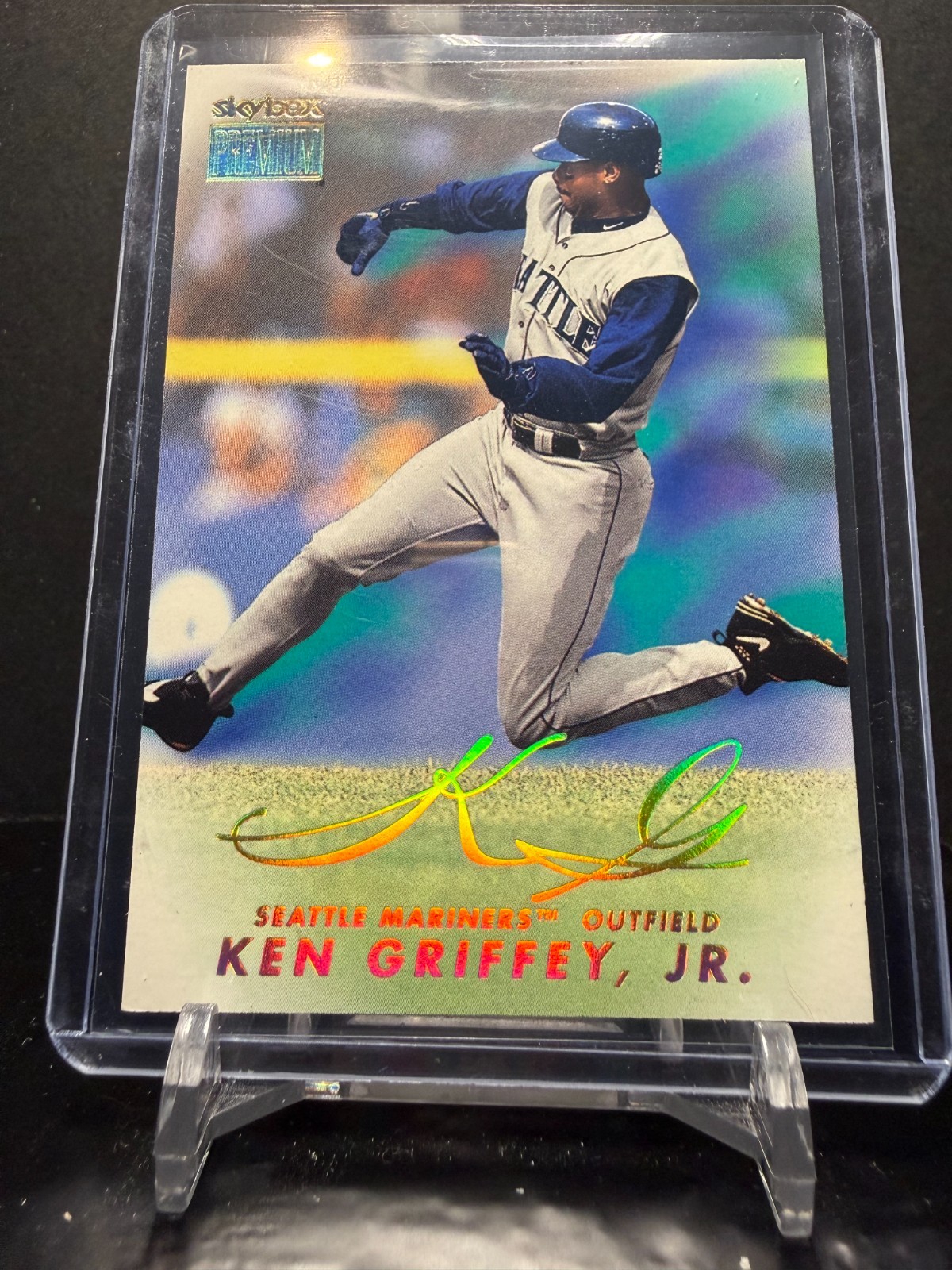 121449 - 1999 SkyBox Premium #137 Ken Griffey Jr. Seattle Mariners