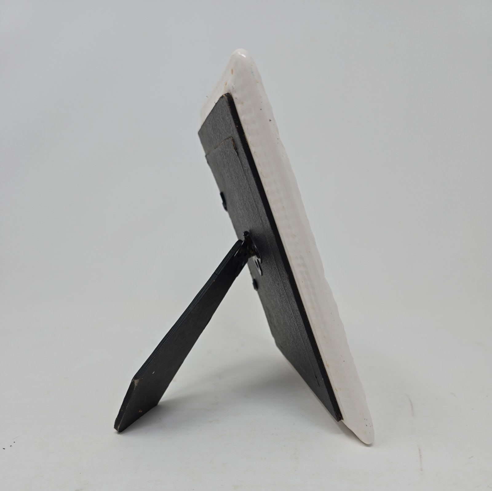 Burnes of Boston Porcelain Off White Picture Frame Holds 5 X 7 Photo Free Stand thumbnail 4