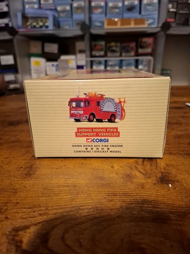 Corgi 21802 Hong Kong AEC Fire Engine - Picture 3 of 5