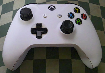 Xbox Series X/S Wireless Controller - Robot White *RIGHT STICK DRIFTS*