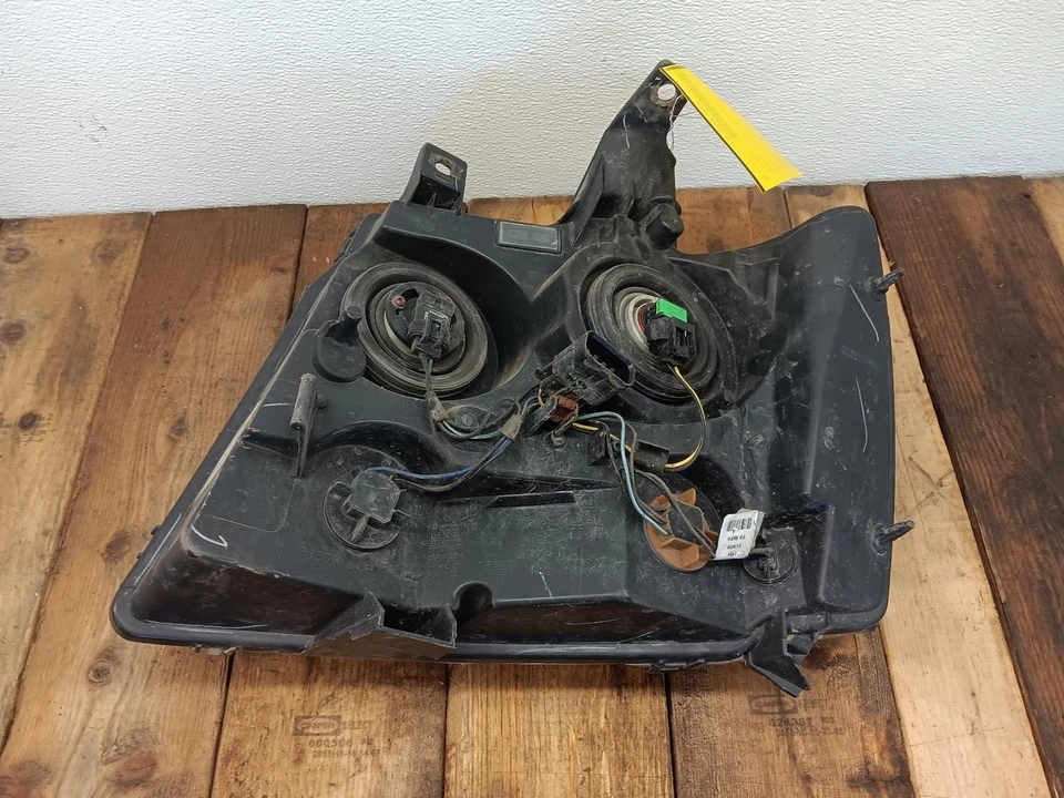 Faro CHEVROLET SUBURBAN 1500 R R. 07 08 09 10 11 12 13 14 Foto 3 de 4