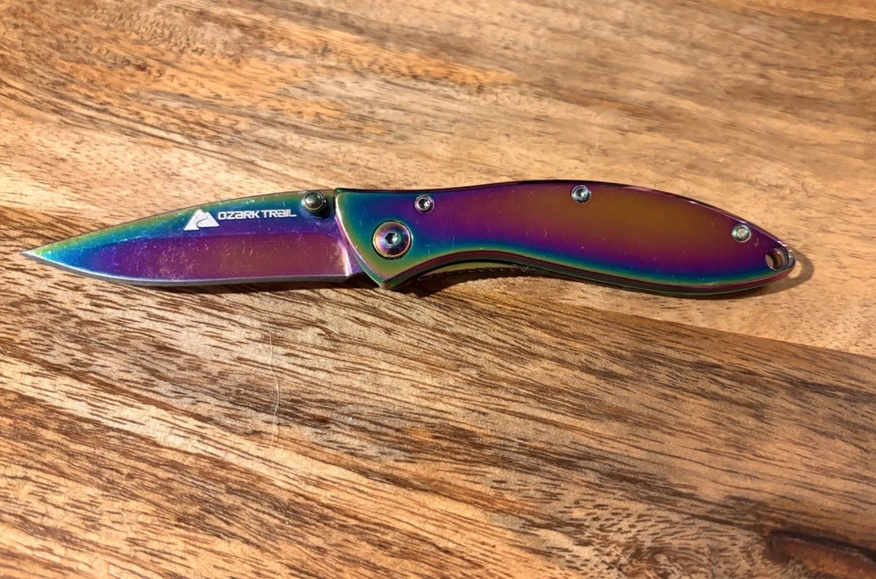 Cuchillo Plegable Ozark Trail Hoja Punta de Caída Titanio 7 Pulgadas con Clip de Bolsillo Foto 2 de 4