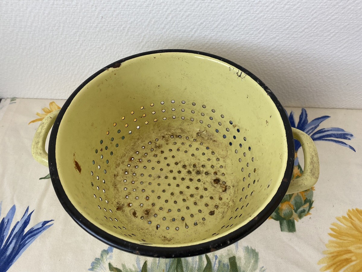 Passoire émaillée vintage Français